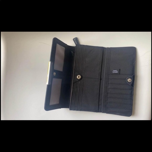 Tahari Wallet - Picture 2 of 3